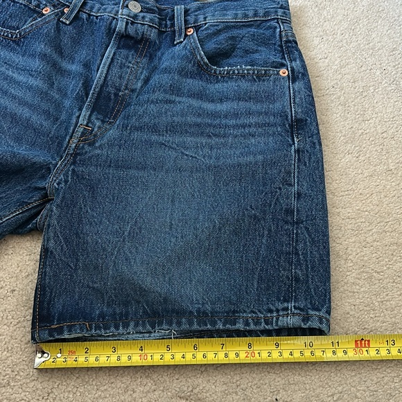 Levi’s Jean Short - Picture 13 of 14